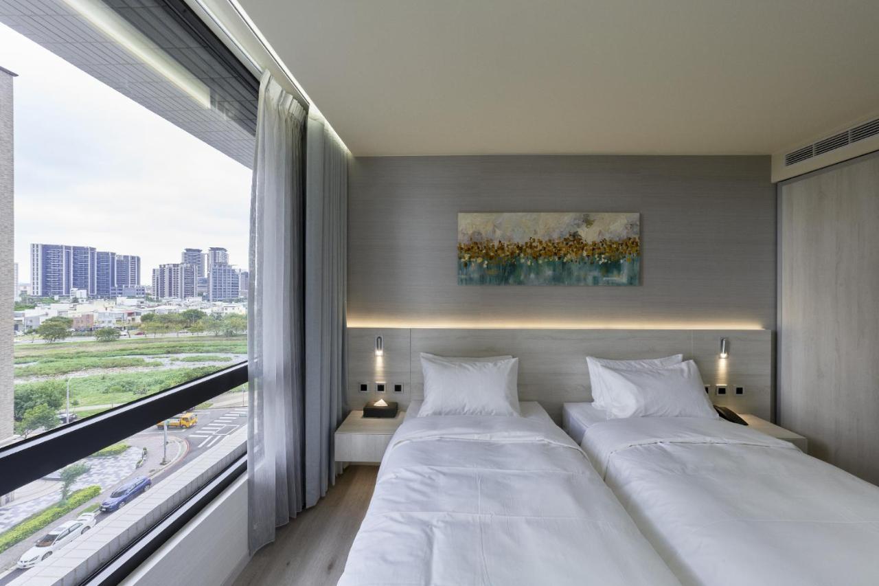 Cp Hotel Таоуан Екстериор снимка